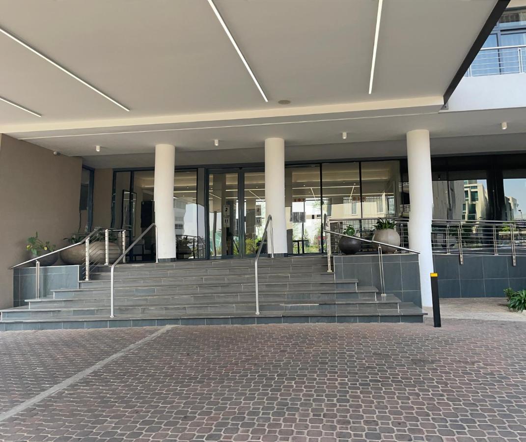 Menlyn Maine Trilogy Hotel Pretoria-Noord Exterior foto